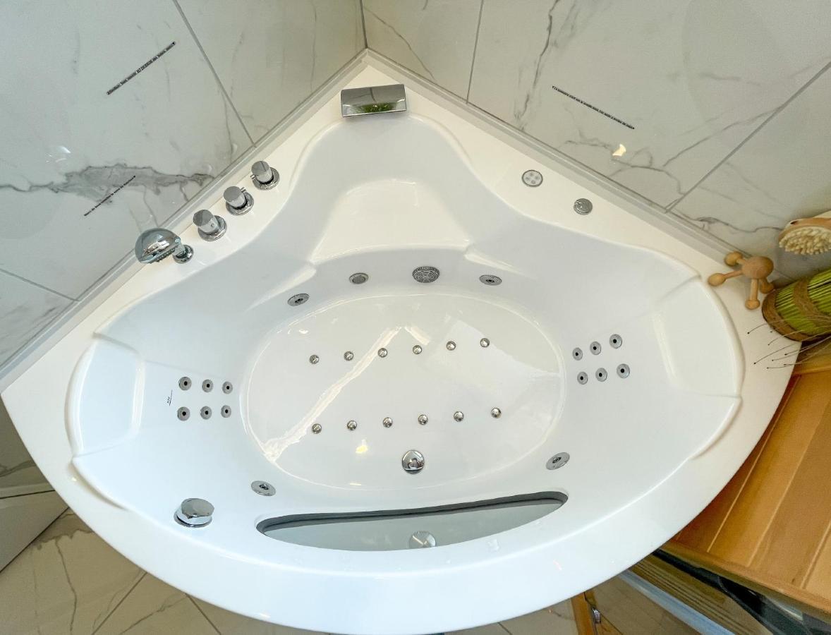 Votre Escale Boule D Or Sauna & Spa Niort Luaran gambar